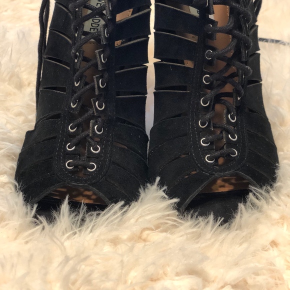 Steve Madden Cyder Suede Sandal - Picture 4 of 8